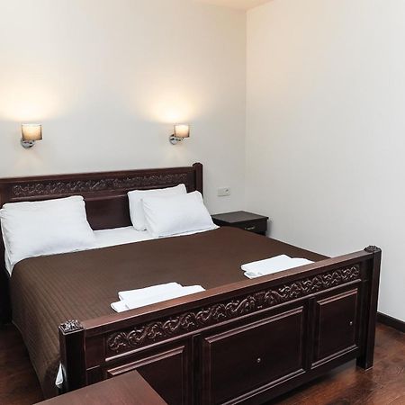 Dvin Hotel Pavlodar Luaran gambar