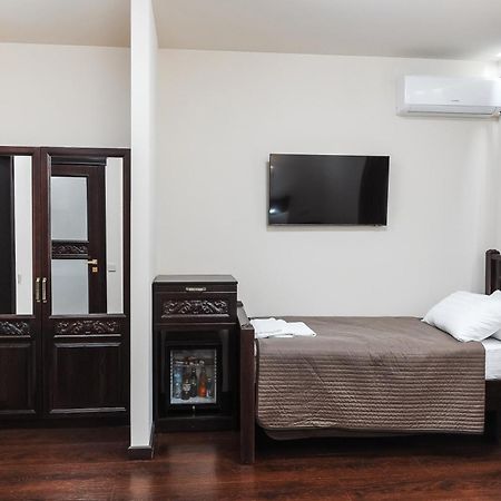 Dvin Hotel Pavlodar Luaran gambar
