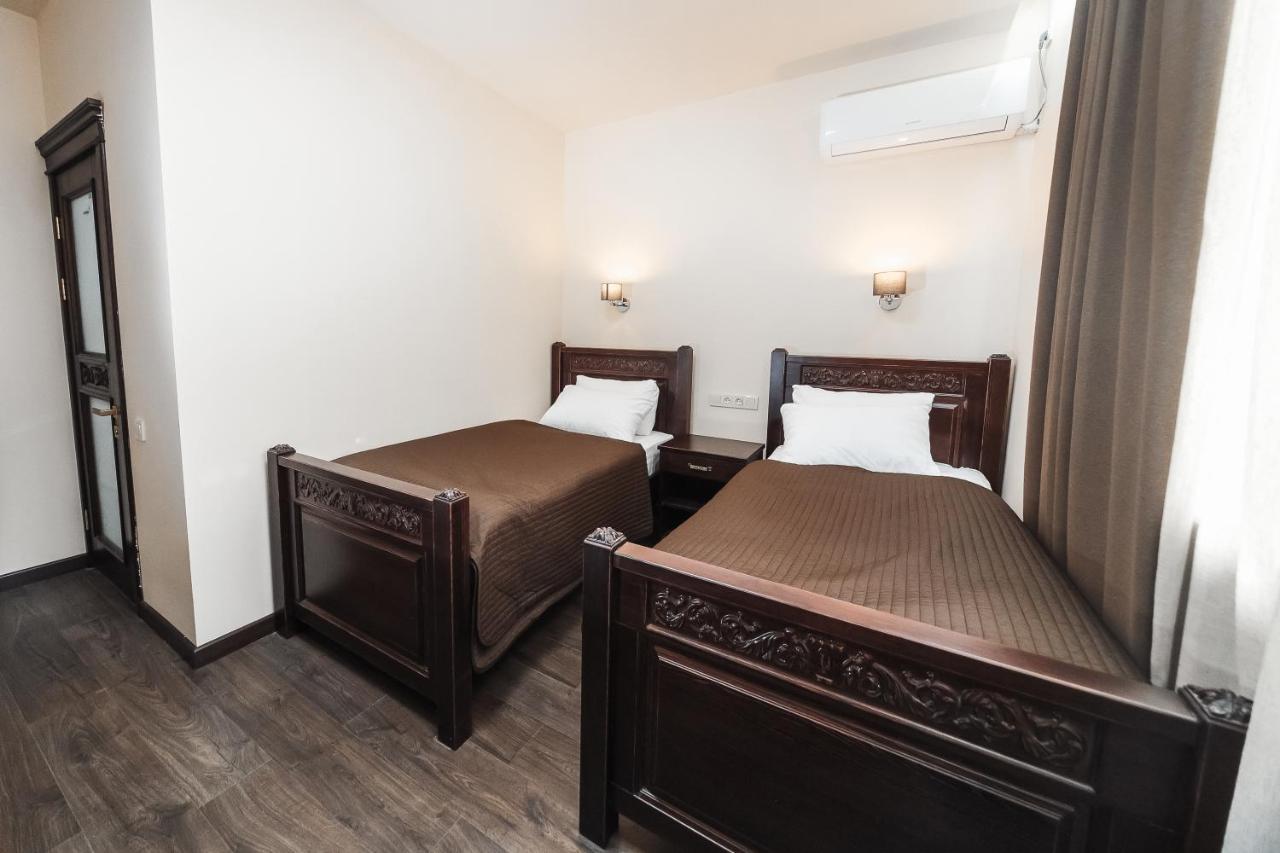 Dvin Hotel Pavlodar Luaran gambar