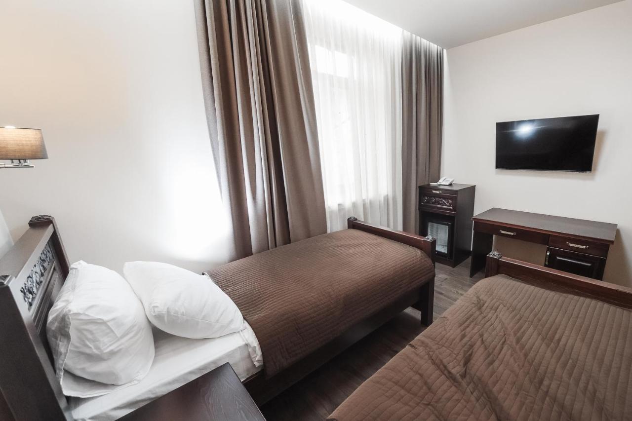 Dvin Hotel Pavlodar Luaran gambar