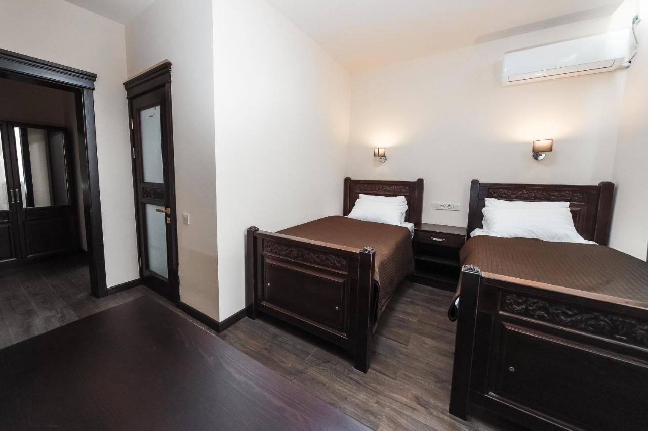 Dvin Hotel Pavlodar Luaran gambar
