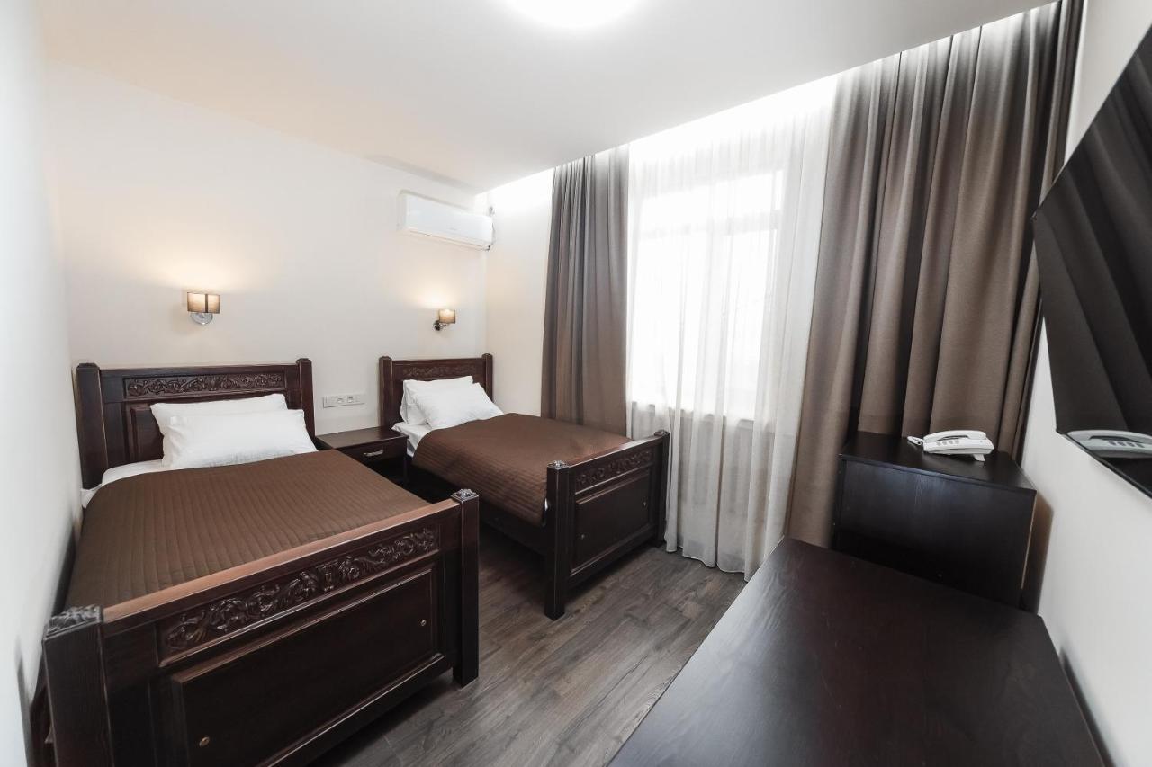 Dvin Hotel Pavlodar Luaran gambar