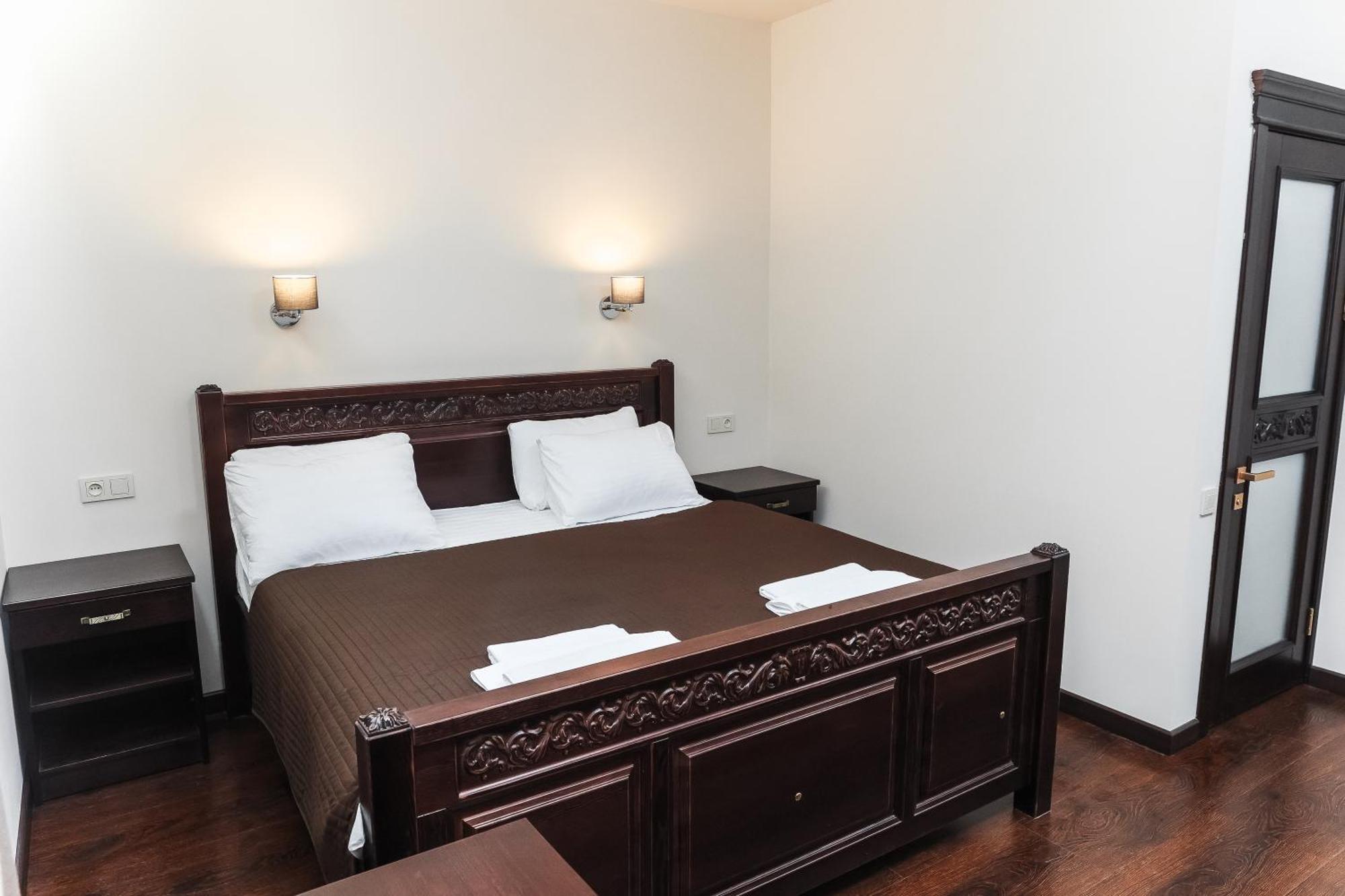 Dvin Hotel Pavlodar Luaran gambar