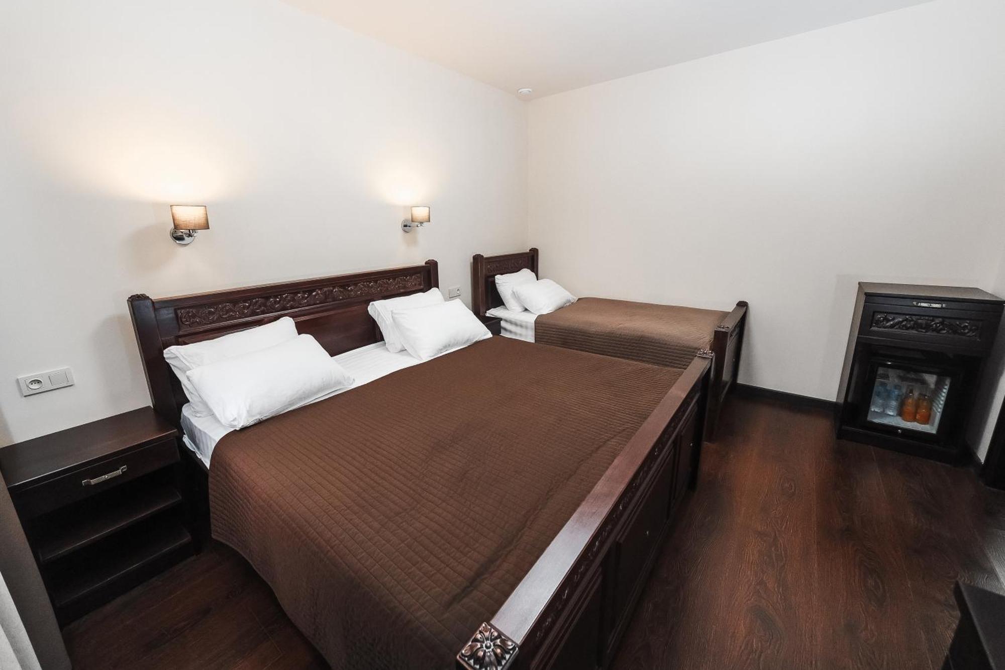 Dvin Hotel Pavlodar Luaran gambar