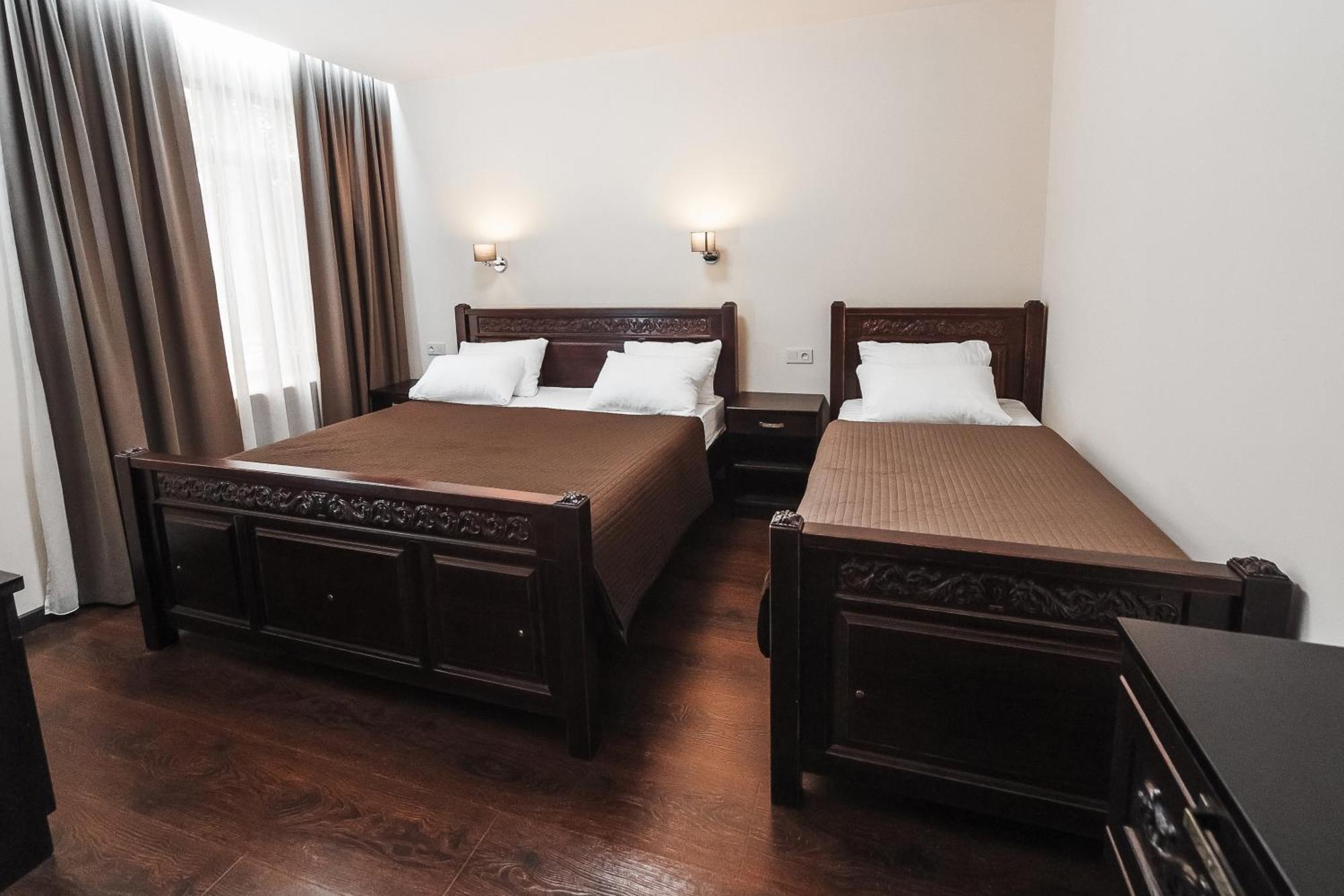 Dvin Hotel Pavlodar Luaran gambar