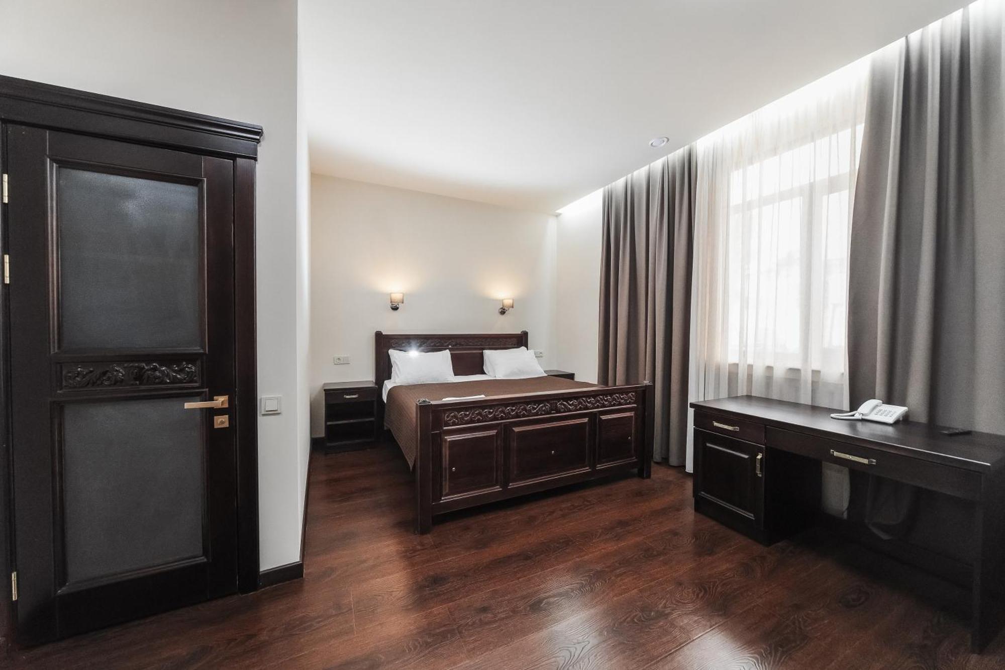 Dvin Hotel Pavlodar Luaran gambar