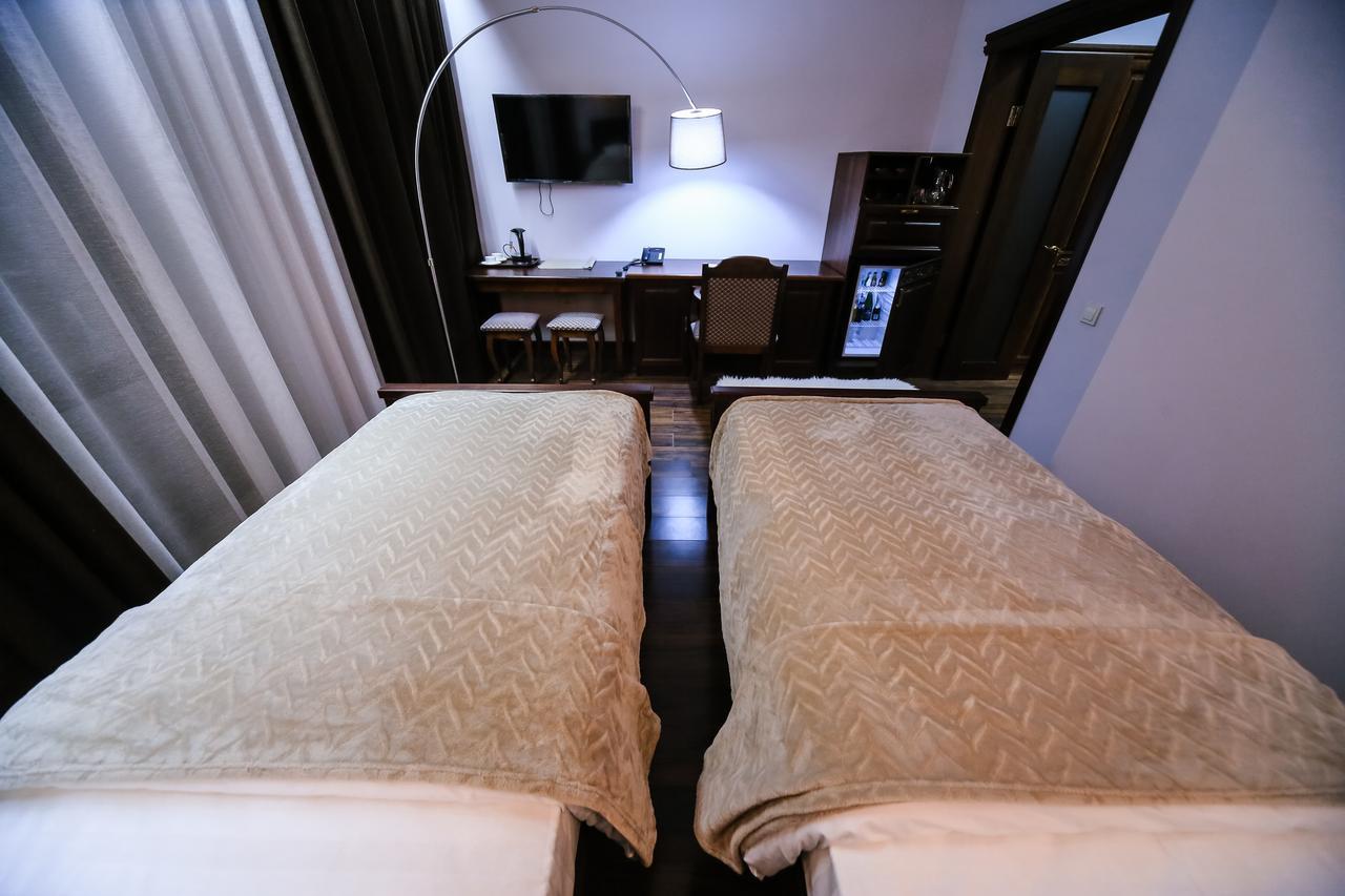 Dvin Hotel Pavlodar Luaran gambar