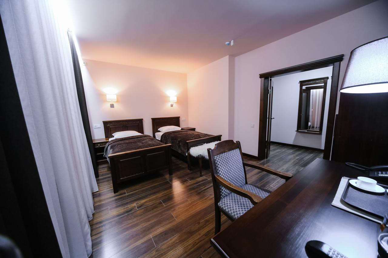 Dvin Hotel Pavlodar Luaran gambar