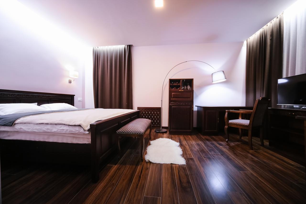 Dvin Hotel Pavlodar Luaran gambar