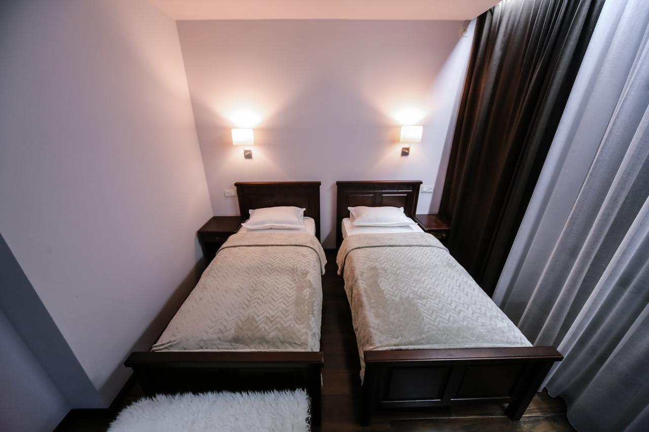 Dvin Hotel Pavlodar Luaran gambar