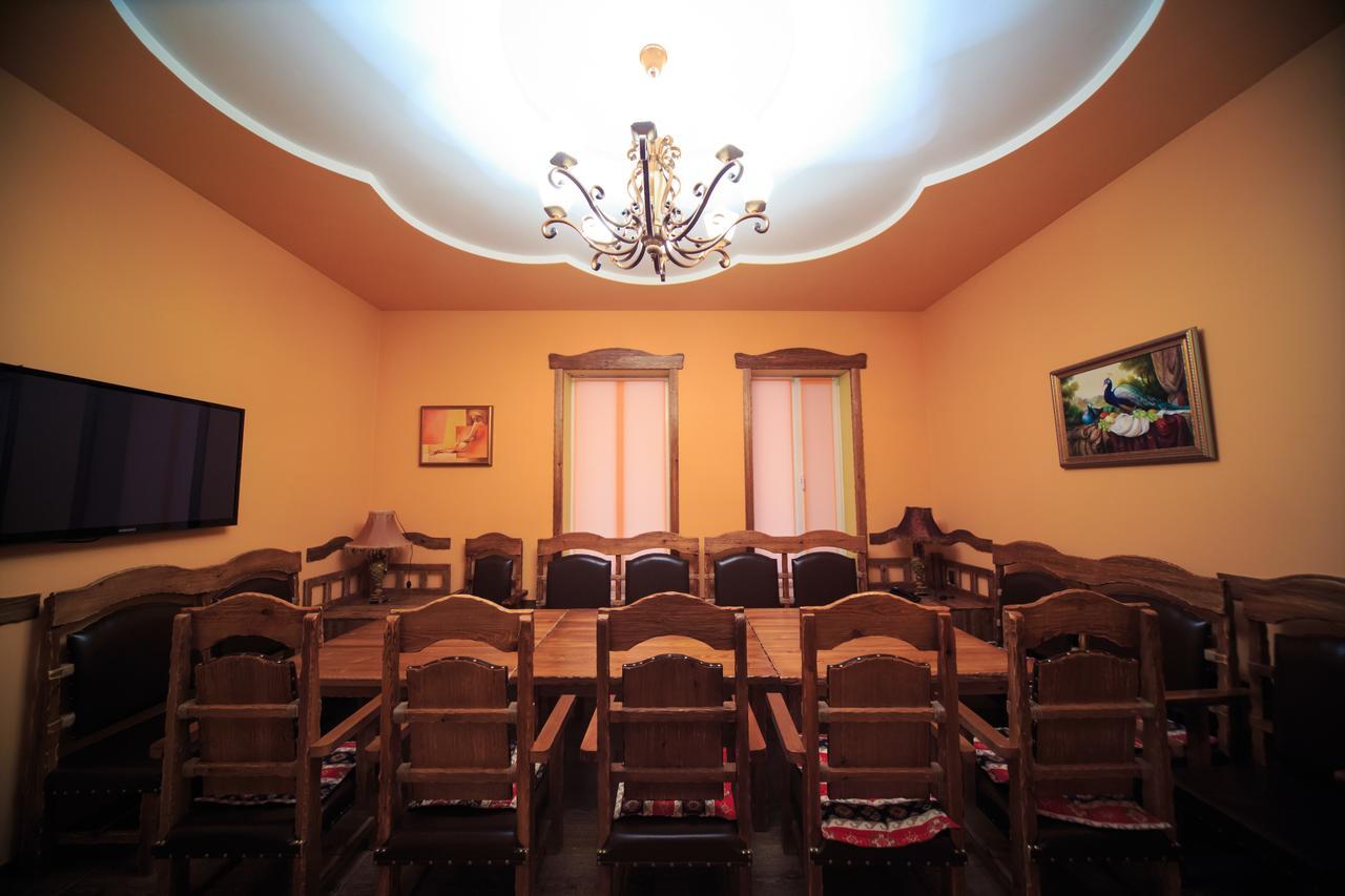 Dvin Hotel Pavlodar Luaran gambar