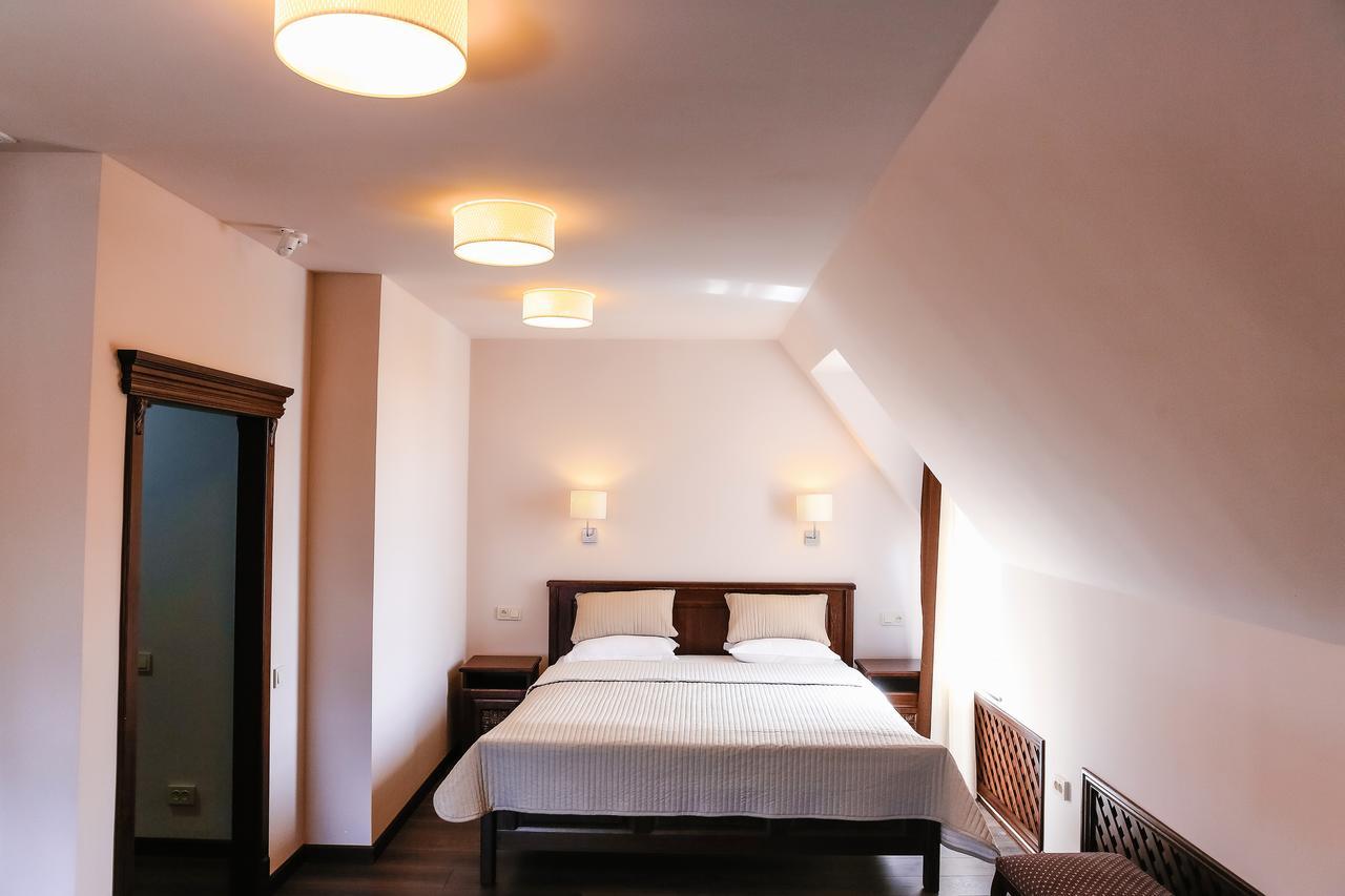 Dvin Hotel Pavlodar Luaran gambar