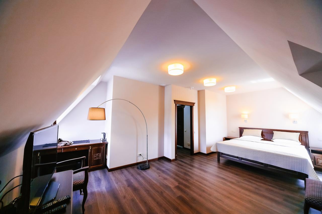 Dvin Hotel Pavlodar Luaran gambar