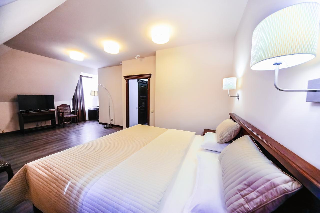 Dvin Hotel Pavlodar Luaran gambar